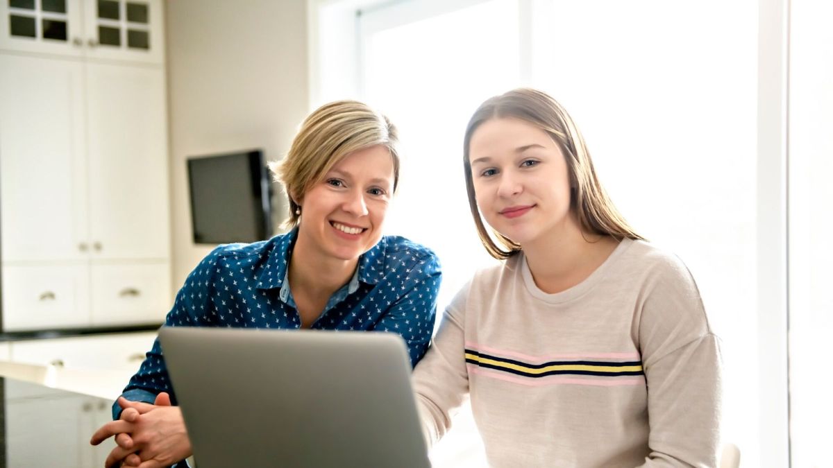 Stage, service civique, alternance : devez-vous déclarer la rémunération de votre enfant ?