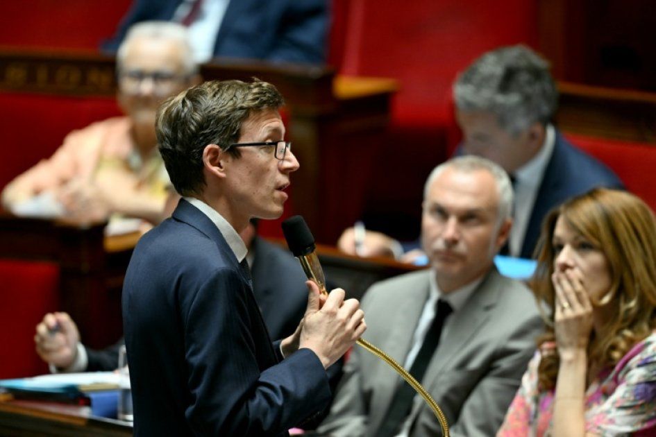 Le ministre de l'Éducation défend le terme 'régime de Vichy' malgré les controverses