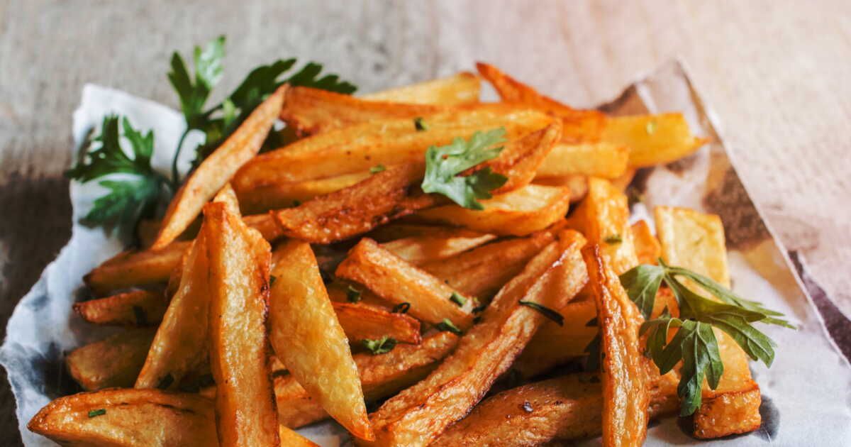 Délicieuses frites au four : l'astuce infaillible pour les rendre croustillantes