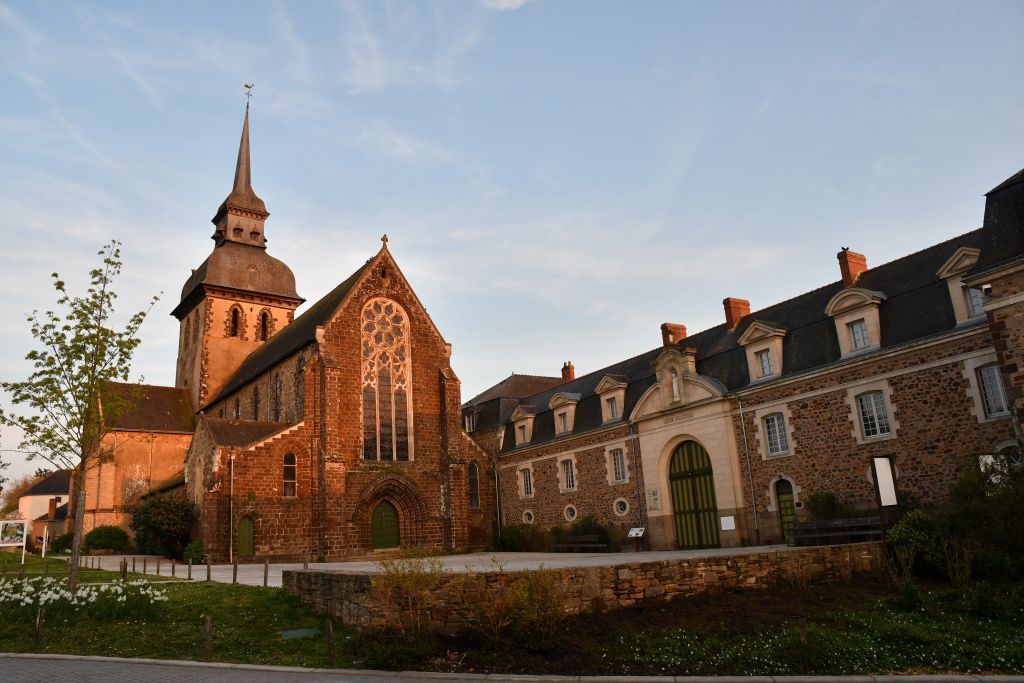 Un village fête les mille ans de son abbaye dans la joie et la solidarité