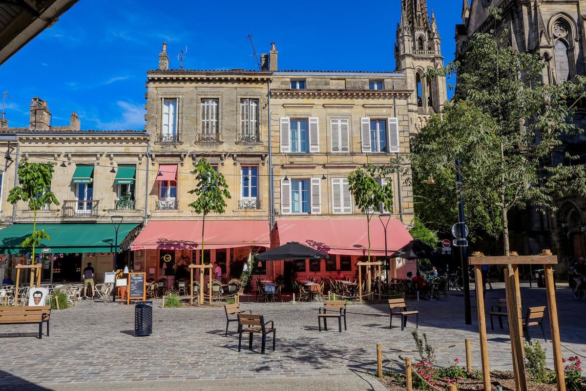 Bordeaux réinvente la place des Chartrons : un équilibre fragile entre commerçants et habitants