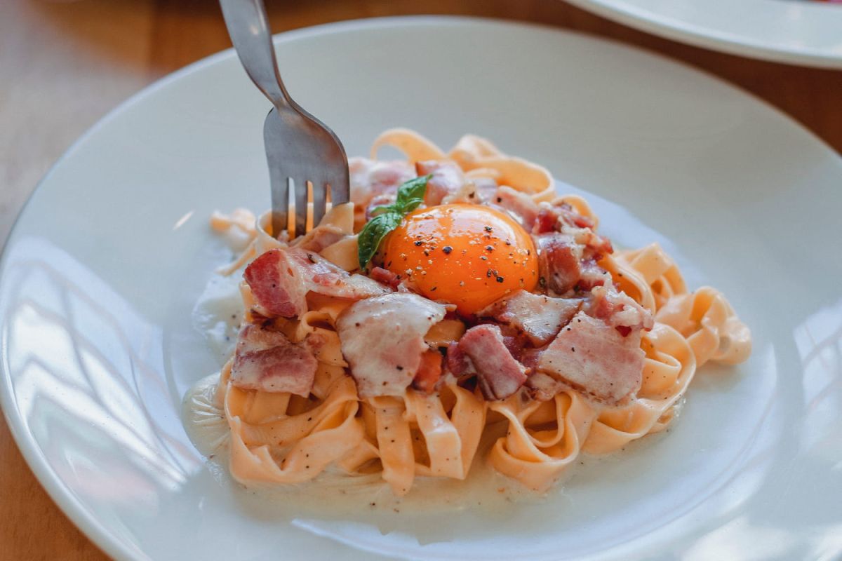 Une carbonara économique : la recette astucieuse de Norbert Tarayre